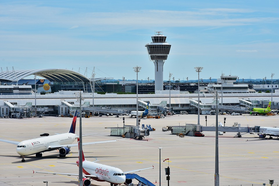 multimedia images aeropuerto